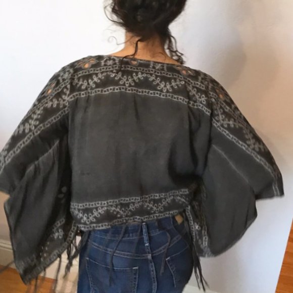 Honey Belle Fringe Eyelet Top NWT Steel Grey Small - Picture 2 of 16